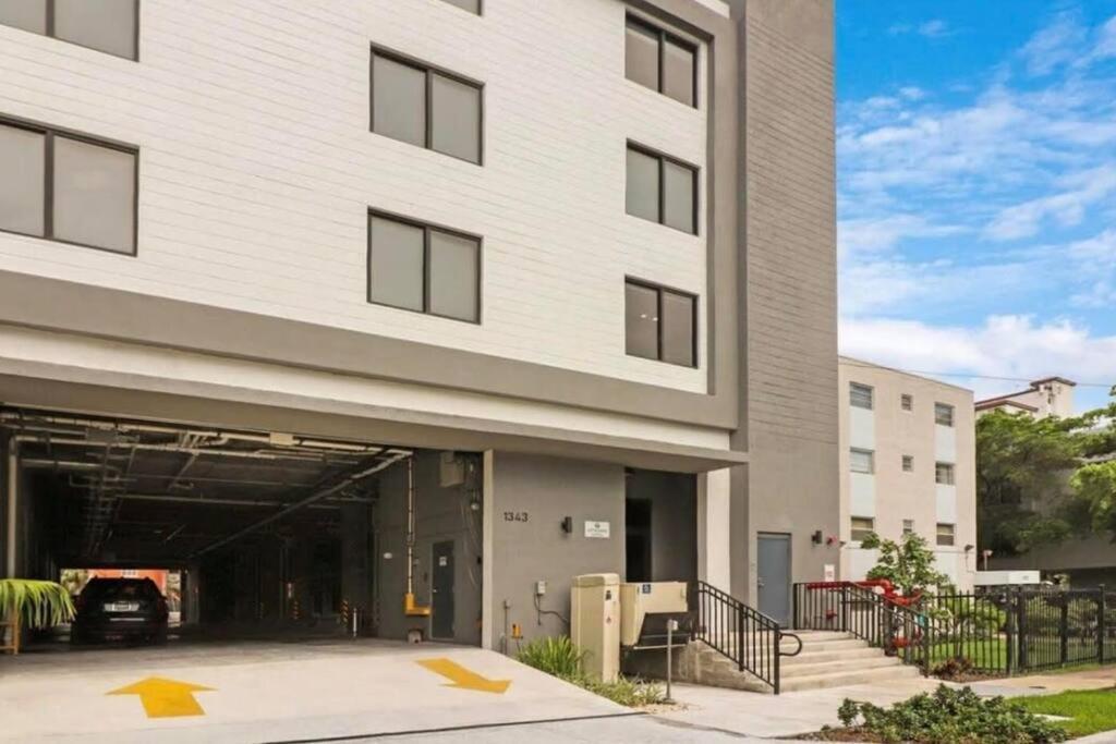 King Bed Brand New Oasis Minutes To Brickell Apartment Miami